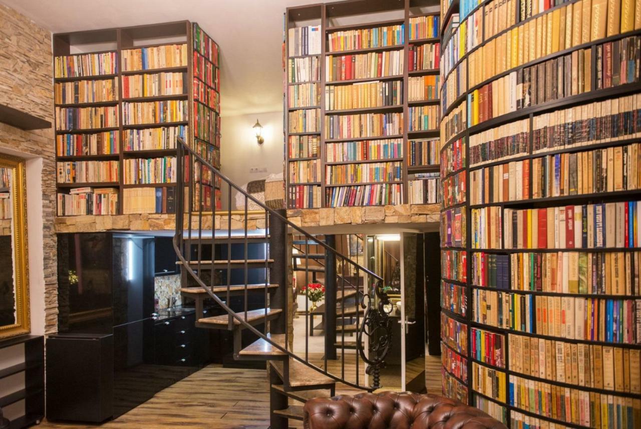 Secret Library Apartament Appartamento Bucarest
